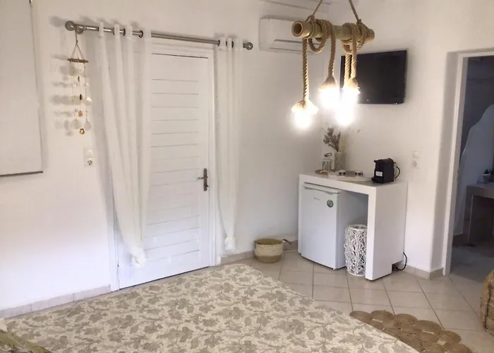 Francesca Secret * Mykonos Town