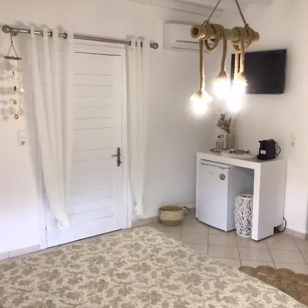 Francesca Secret * Mykonos Town